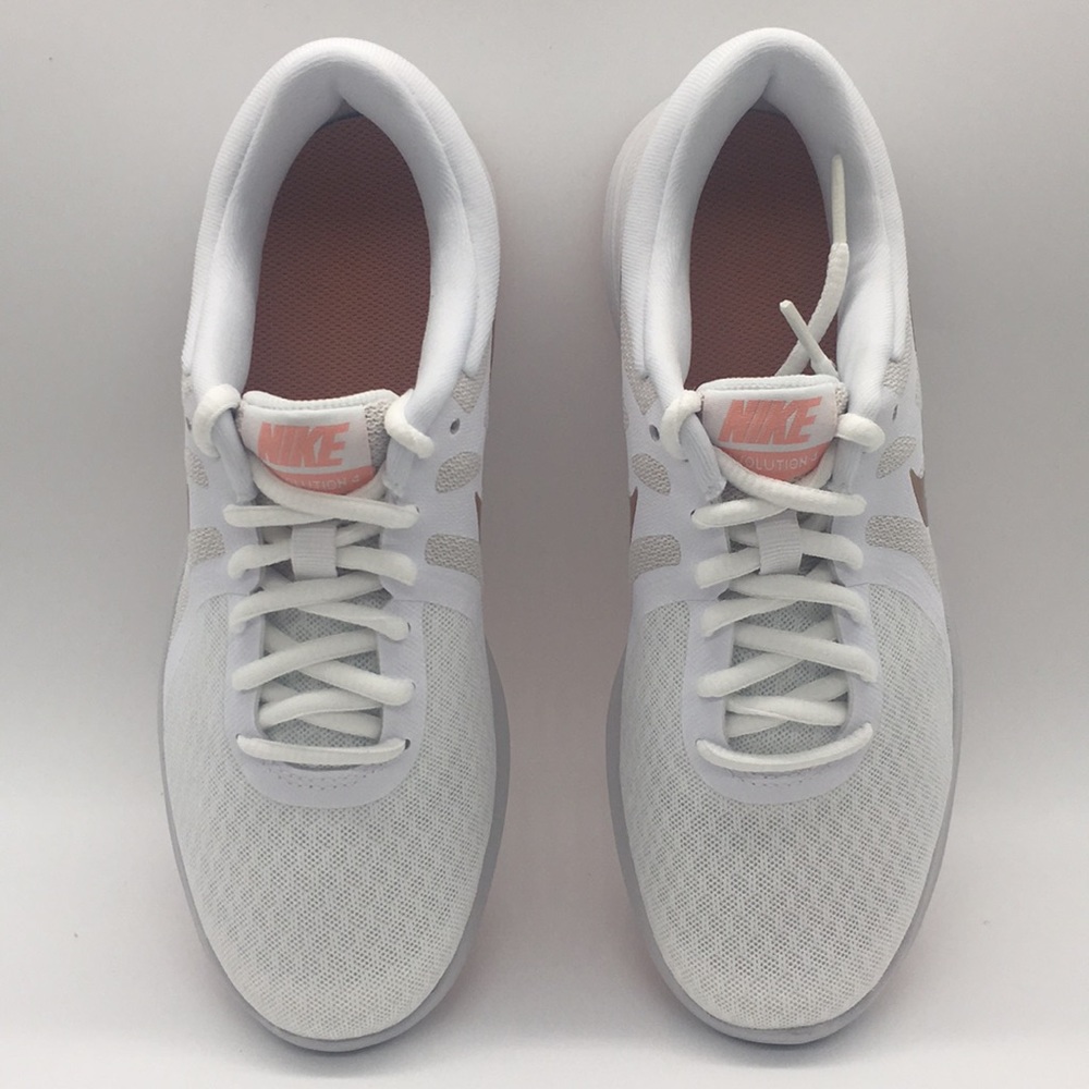 WMNS NIKE REVOLUTION 4 white/metallic red bronze - Picture 3 of 8